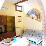Διαμέρισμα Spacious In With Shared Pool