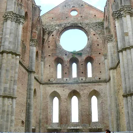 Daire Spacious In With Shared Pool *